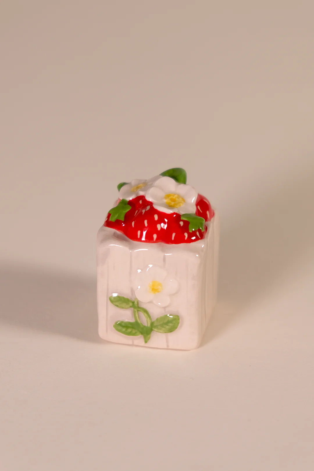 Strawberry Shortcake Growing Love Salt and Pepper Shaker - Image 11