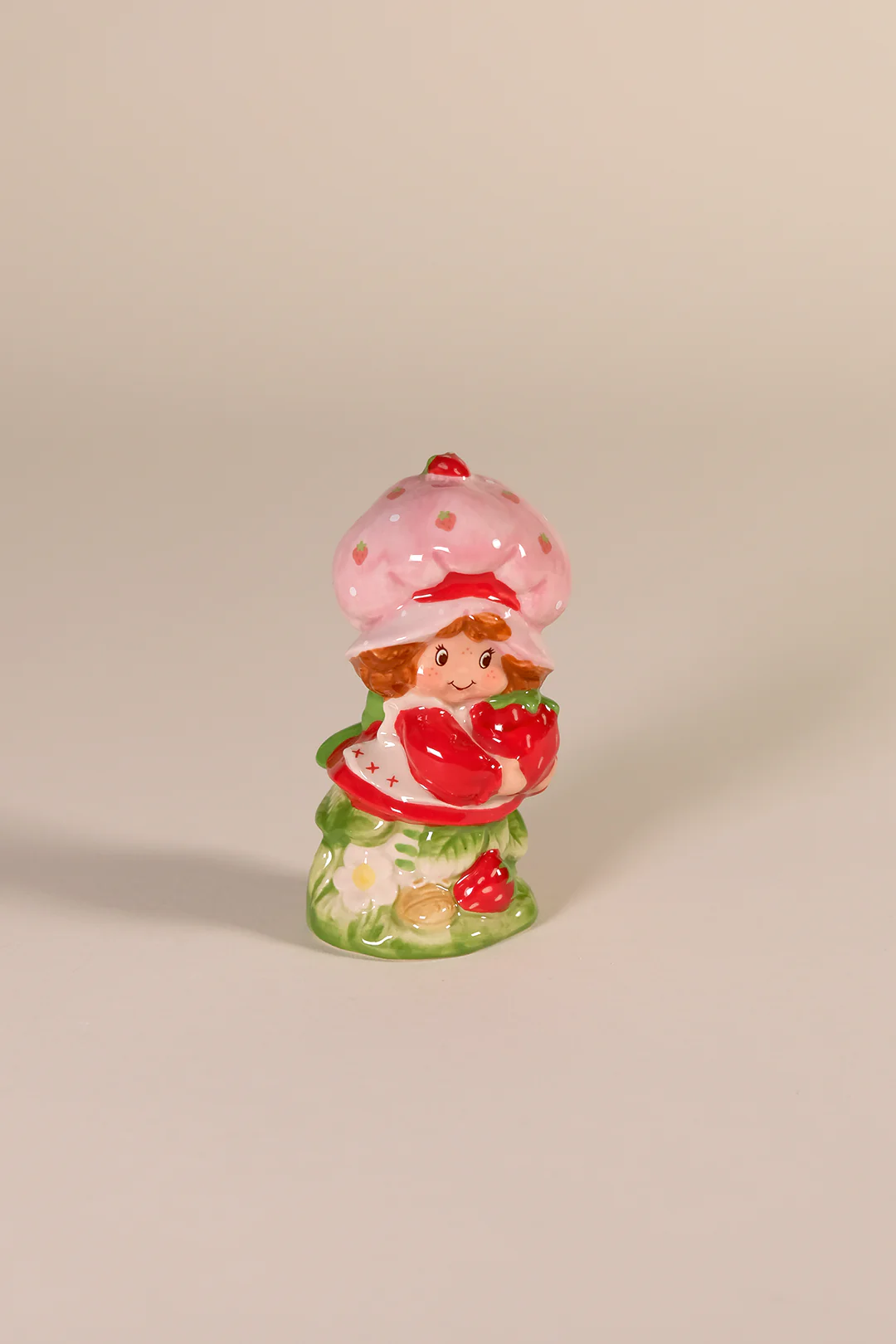 Strawberry Shortcake Growing Love Salt and Pepper Shaker - Image 5