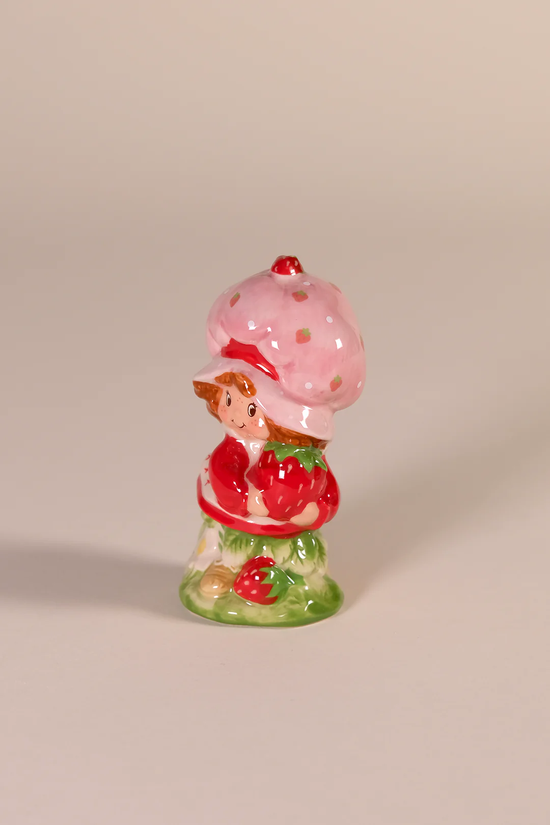 Strawberry Shortcake Growing Love Salt and Pepper Shaker - Image 6