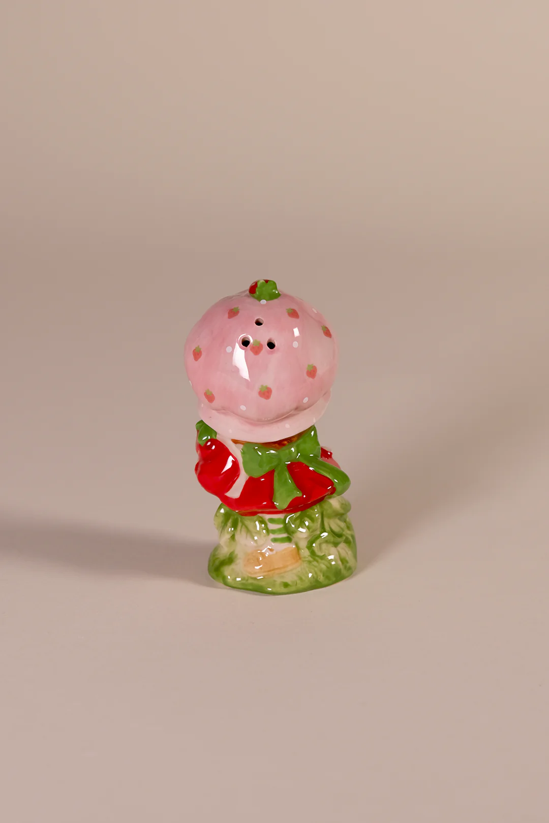 Strawberry Shortcake Growing Love Salt and Pepper Shaker - Image 7
