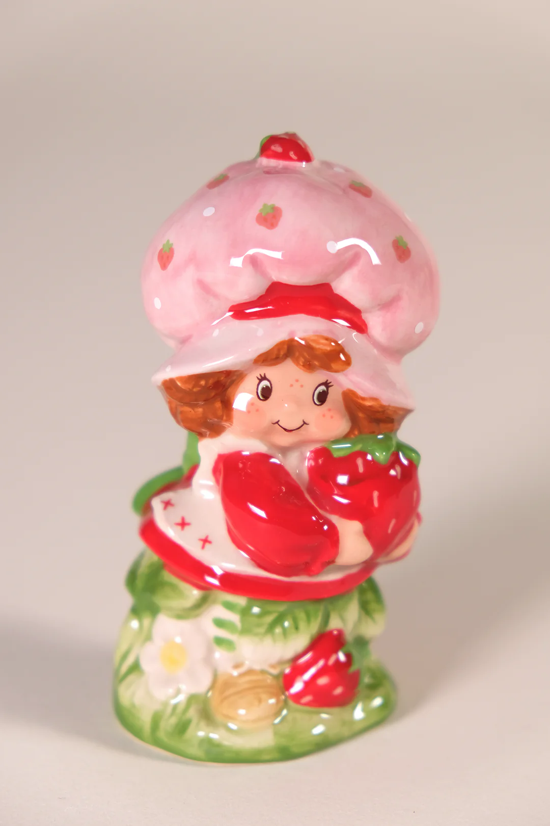 Strawberry Shortcake Growing Love Salt and Pepper Shaker - Image 8