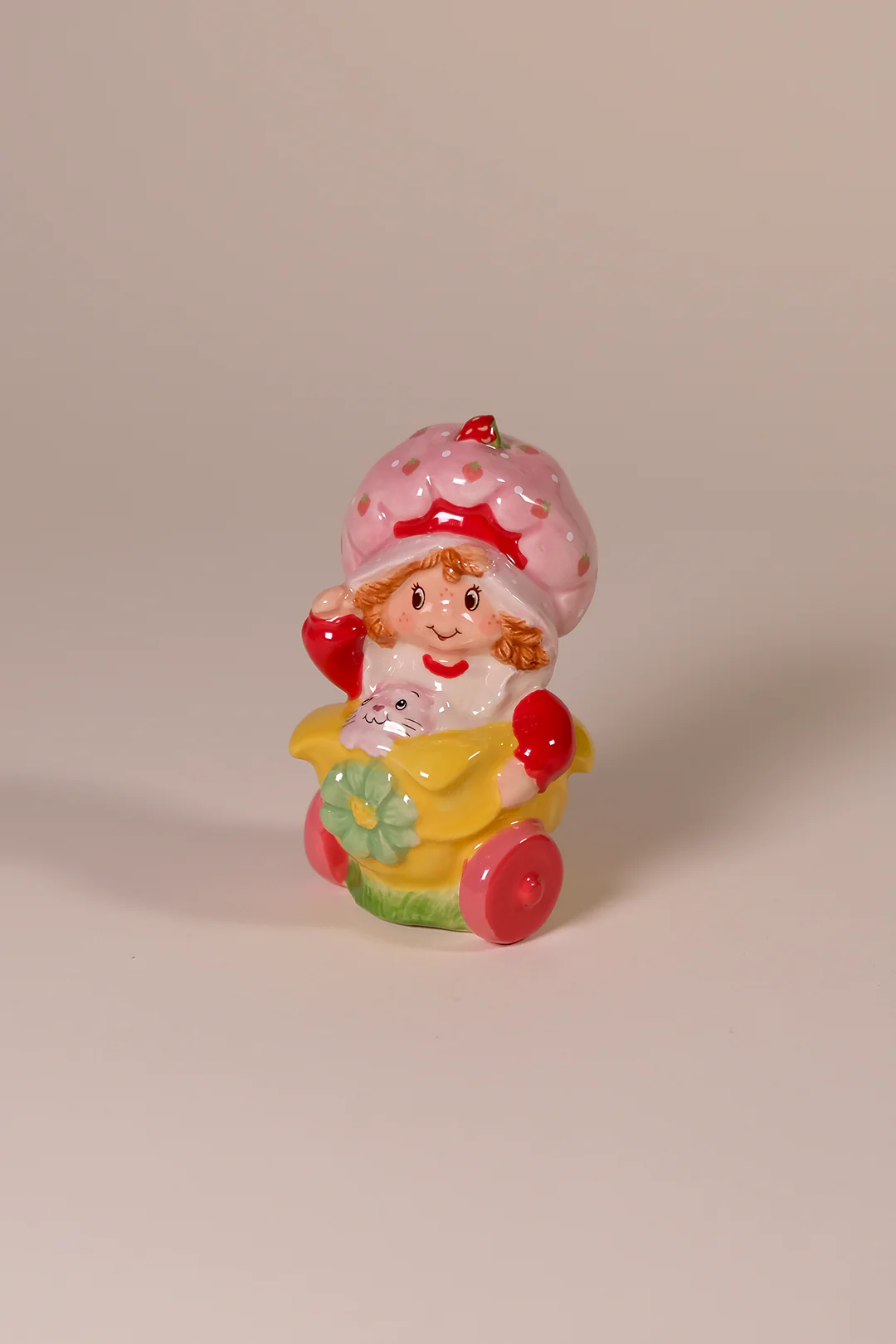 Strawberry Shortcake Snail Sip n' Steep Salt and Pepper Set - Image 5