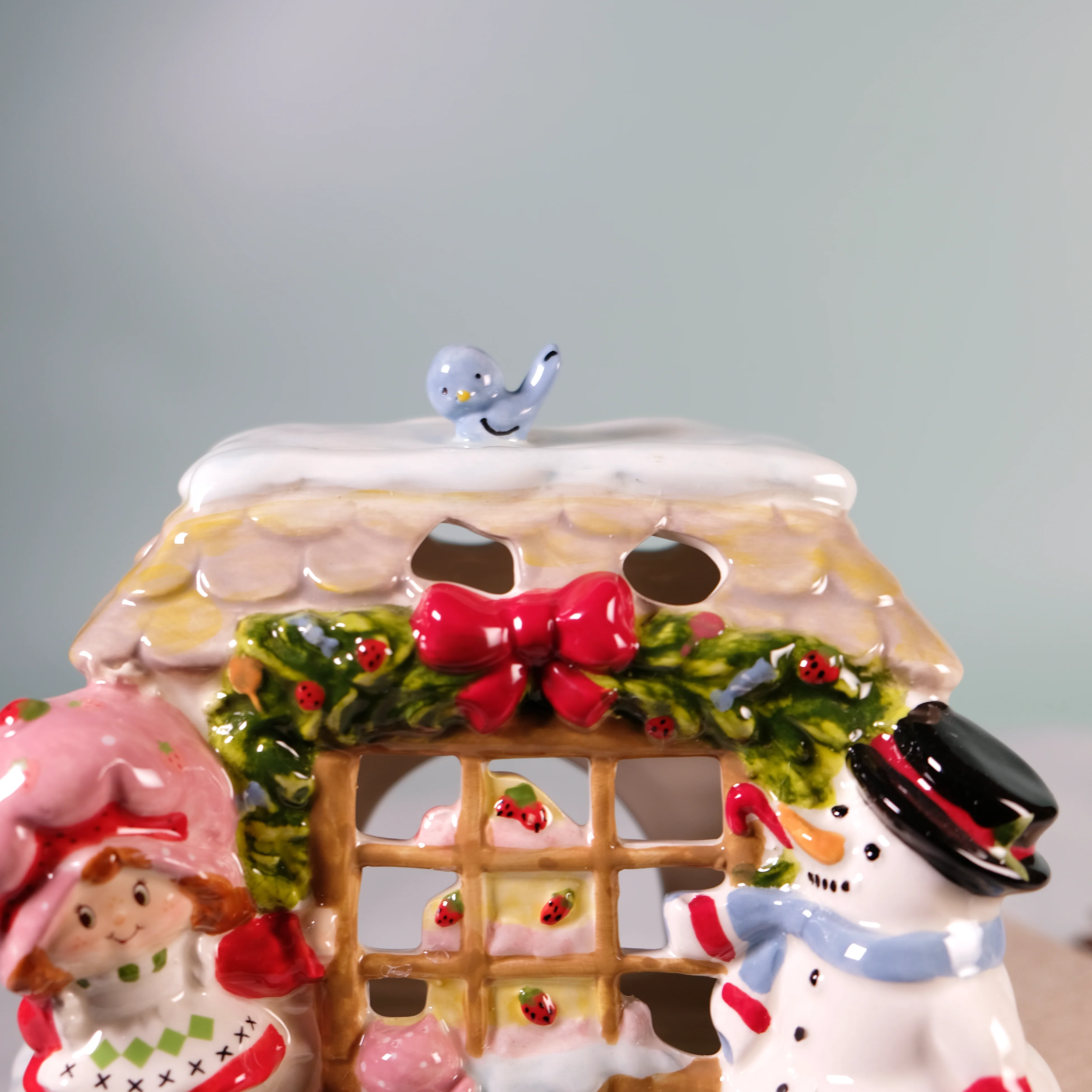 Strawberry Shortcake Snowflake Sweetness Candle House - Image 3
