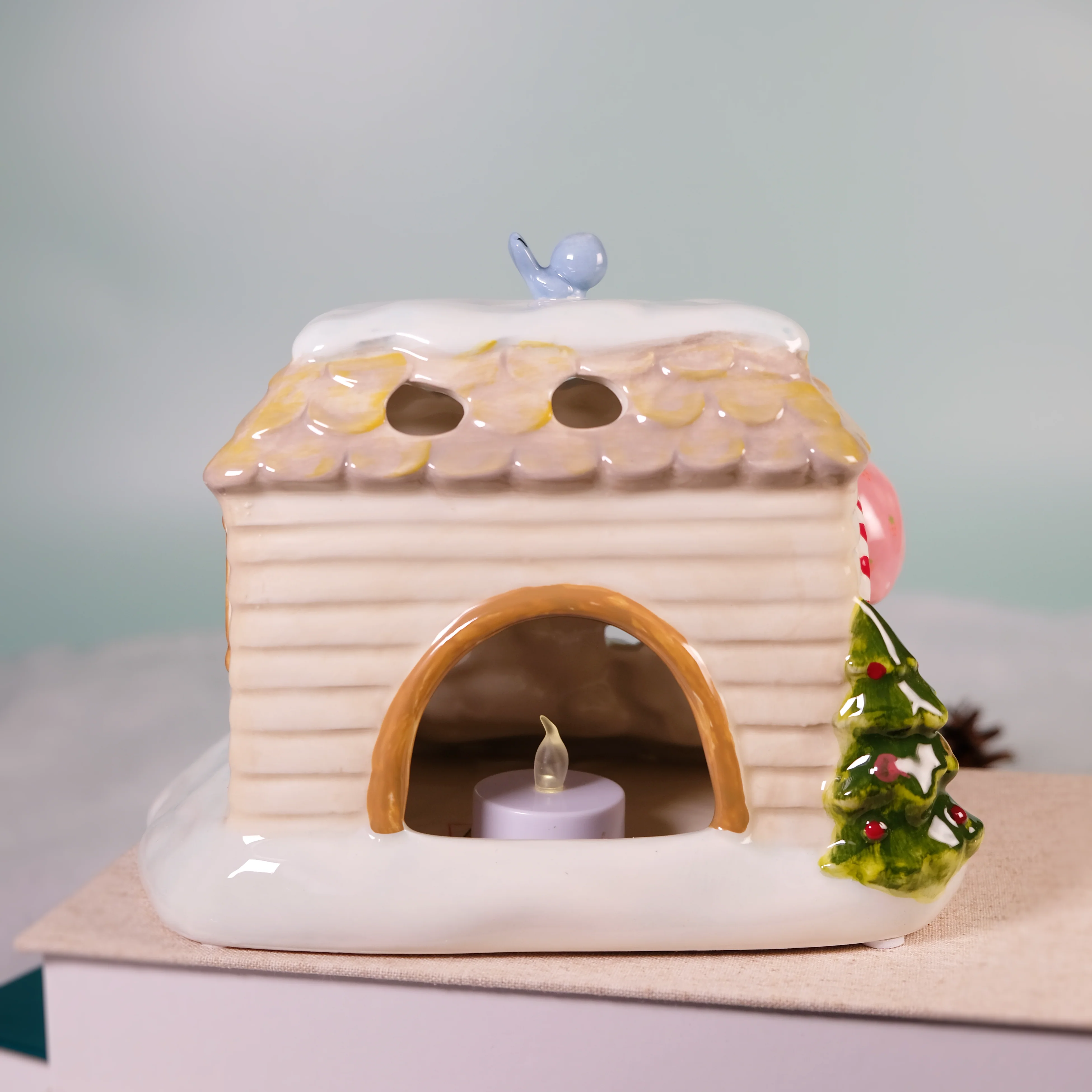 Strawberry Shortcake Snowflake Sweetness Candle House - Image 6