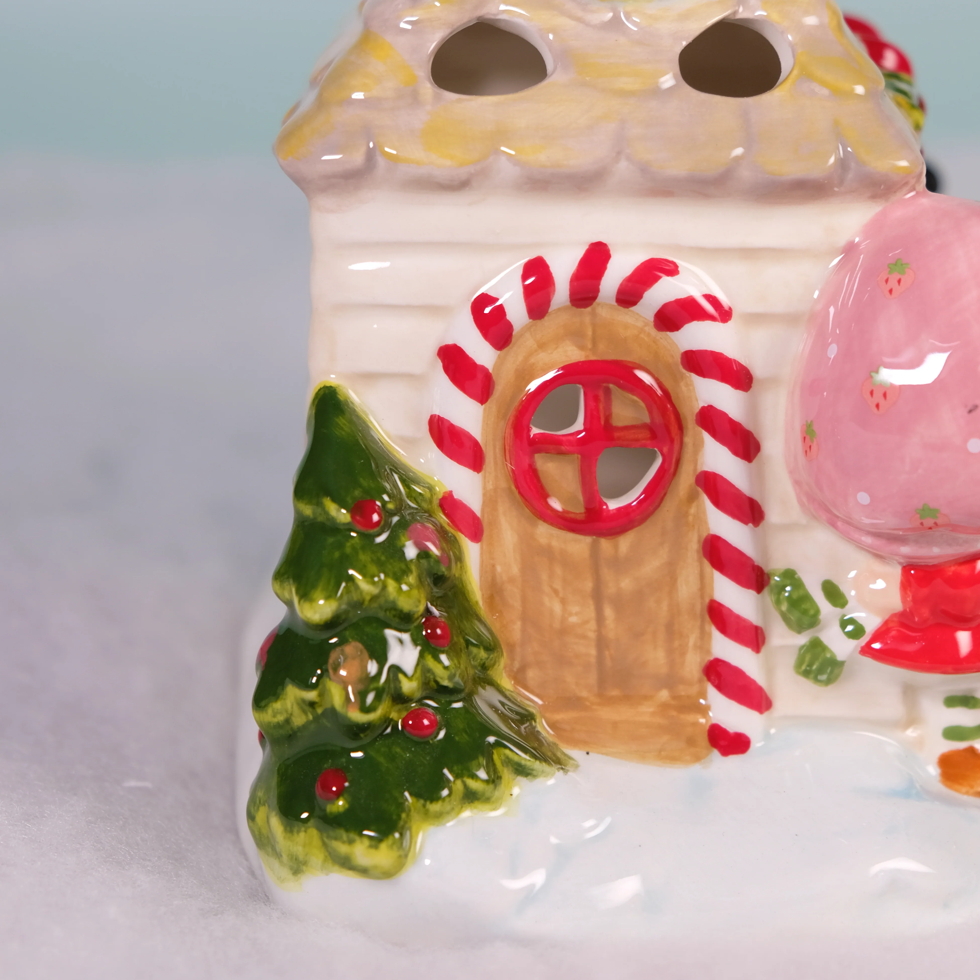 Strawberry Shortcake Snowflake Sweetness Candle House - Image 7