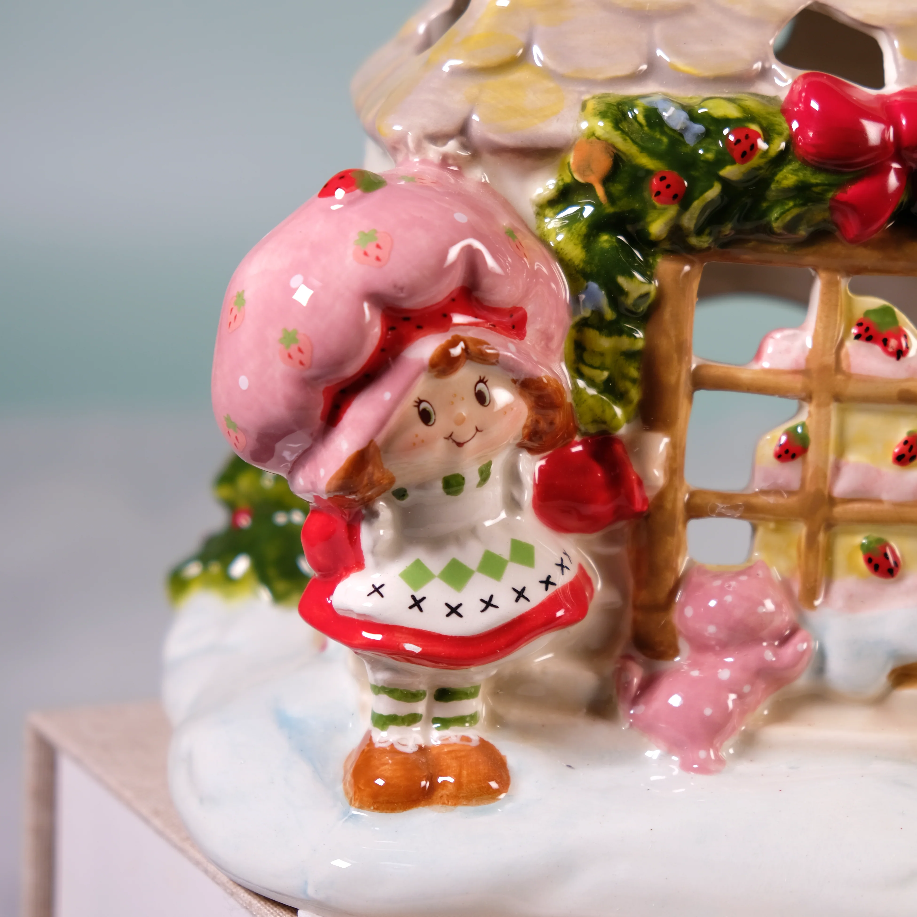 Strawberry Shortcake Snowflake Sweetness Candle House - Image 8