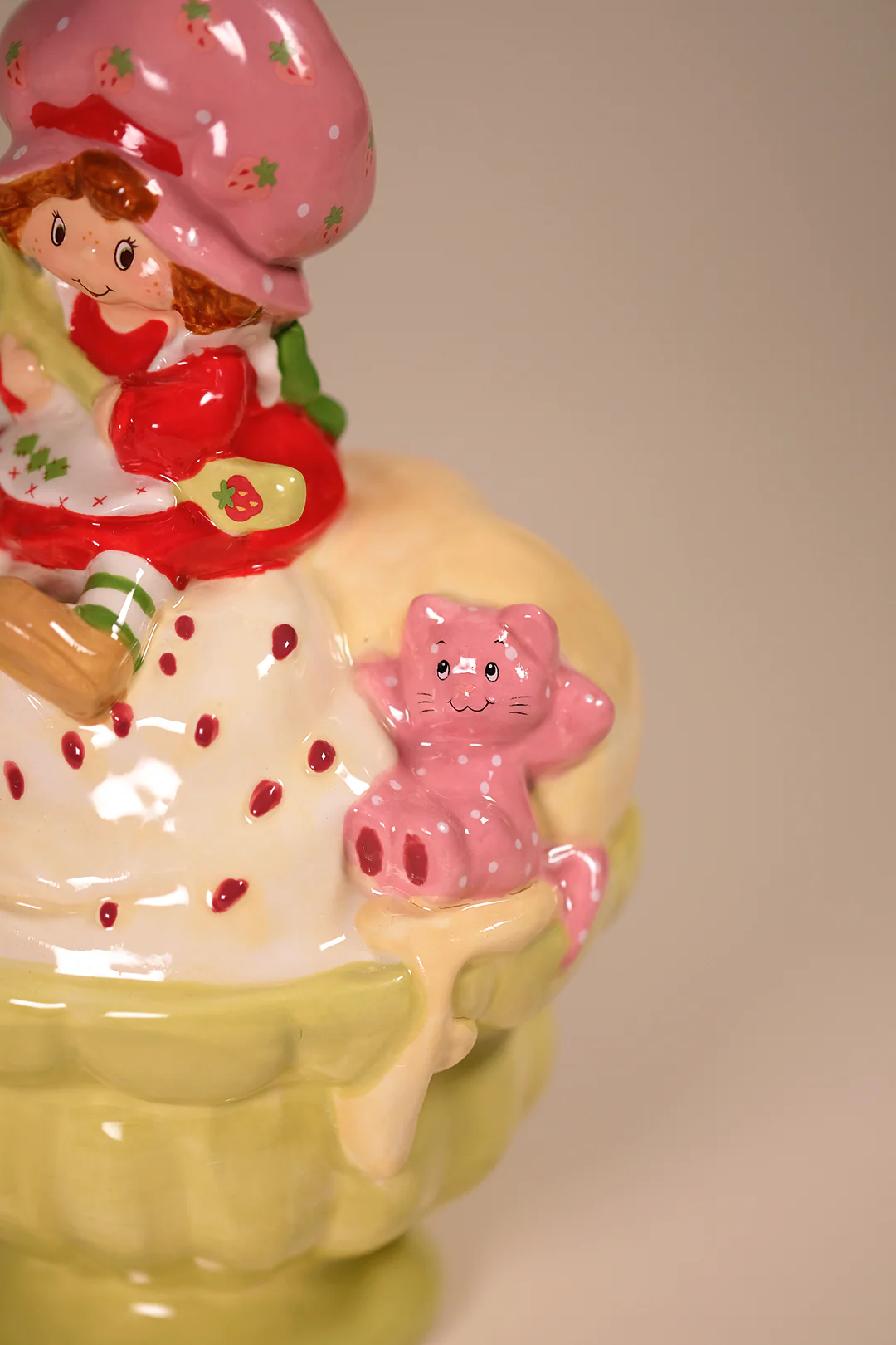 Strawberry Shortcake Sweet Tooth Sunday Figurine - Image 6