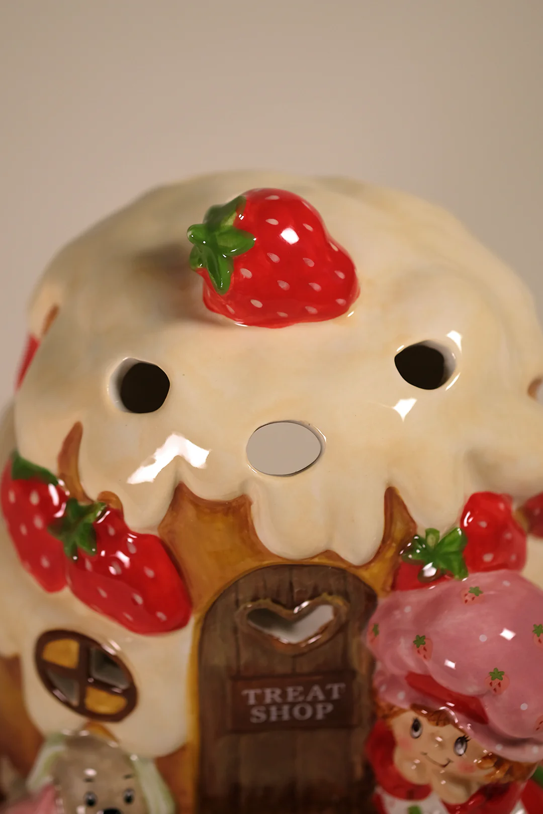 Strawberry Shortcake Treat Shop Candle House - Image 4