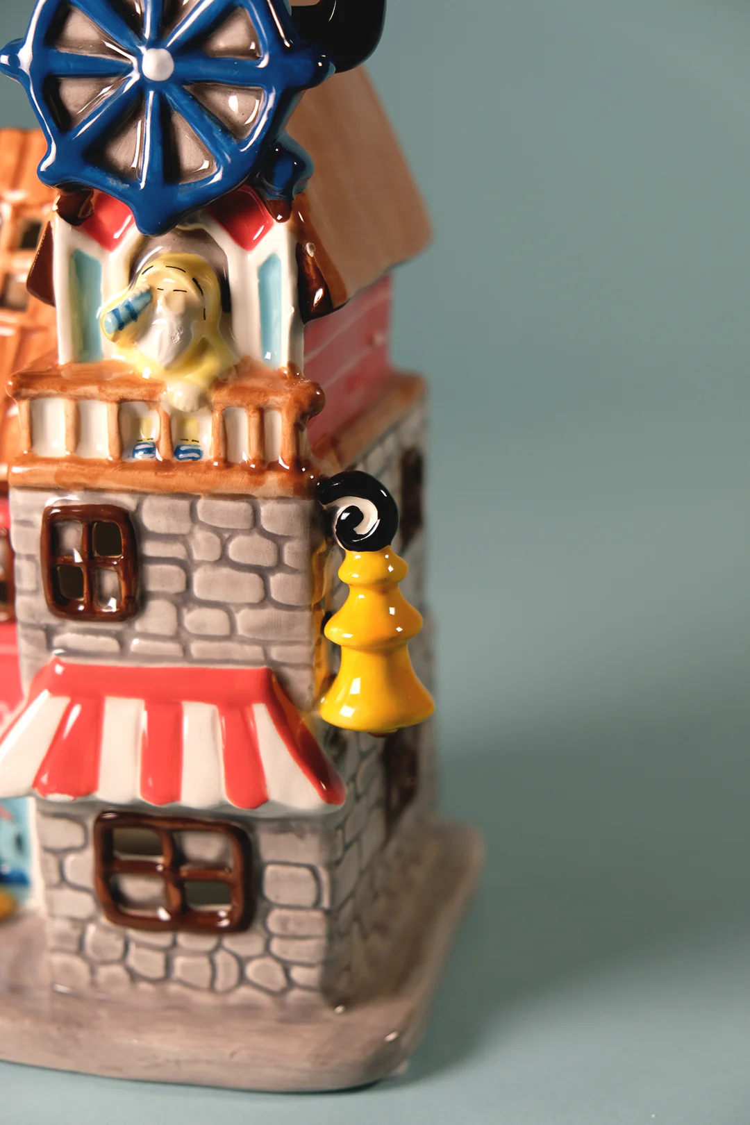 The Captain's Hideaway Candle House - Image 9