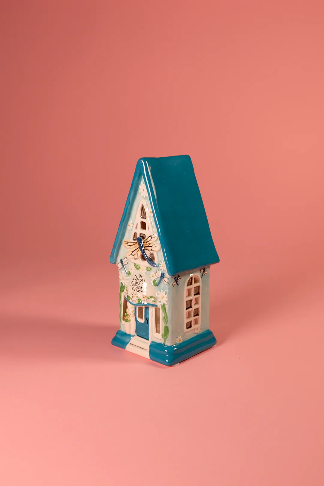 The Daisy and Dragonfly Flowers Candle House - Image 3