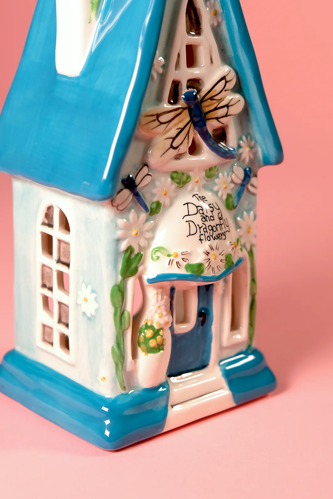 The Daisy and Dragonfly Flowers Candle House - Image 8