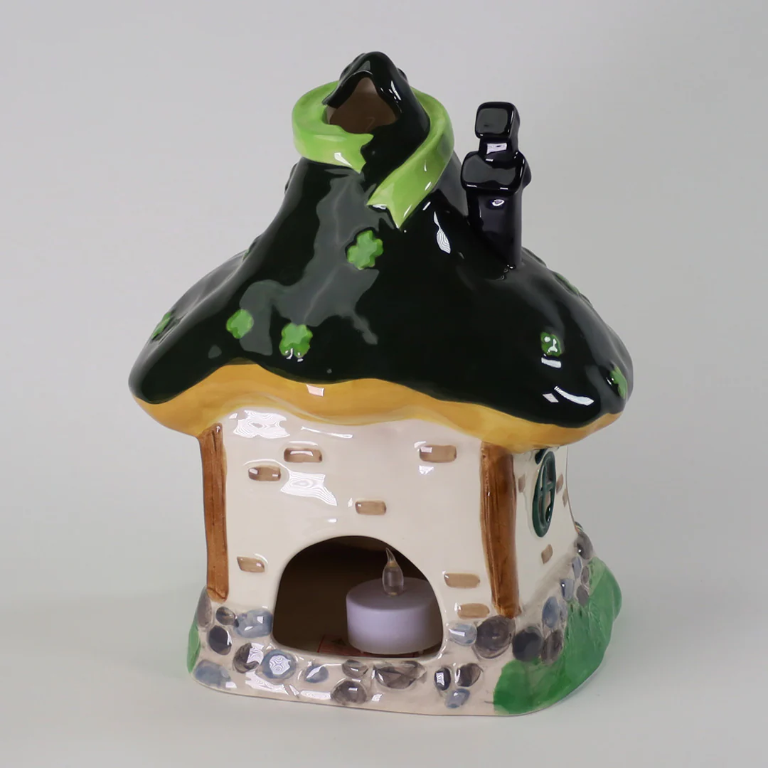 THE DRUNKEN LEPRECHAUN CANDLE HOUSE - Image 2