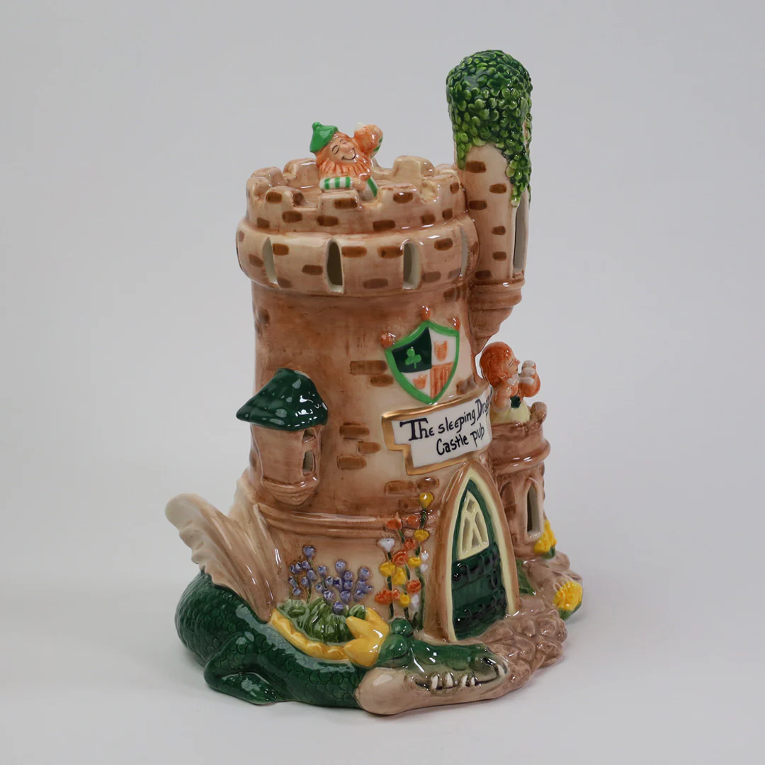 THE SLEEPING DRAGON CASTLE PUB CANDLE HOUSE - Image 3