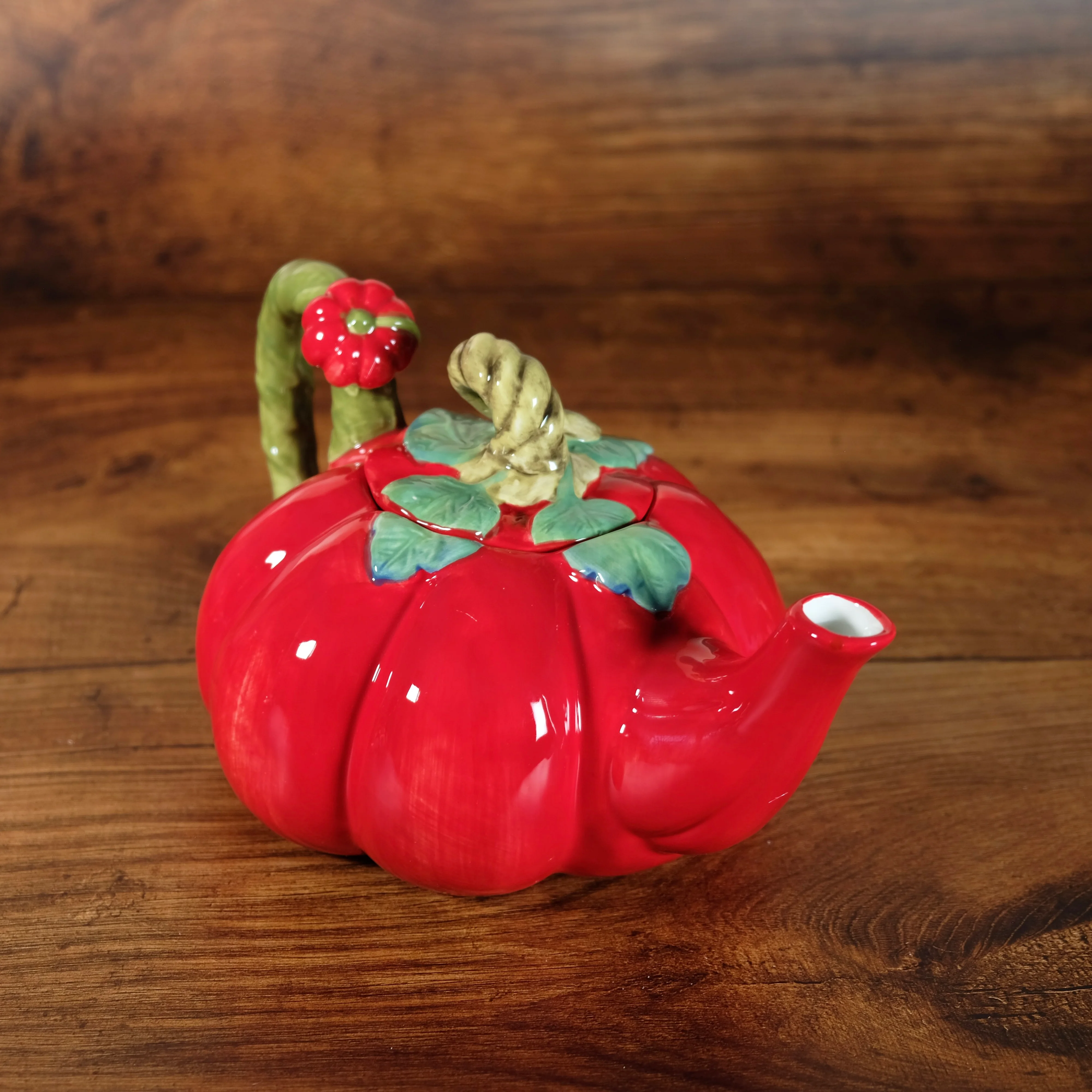 Valentine's Tomato Teapot - Image 3