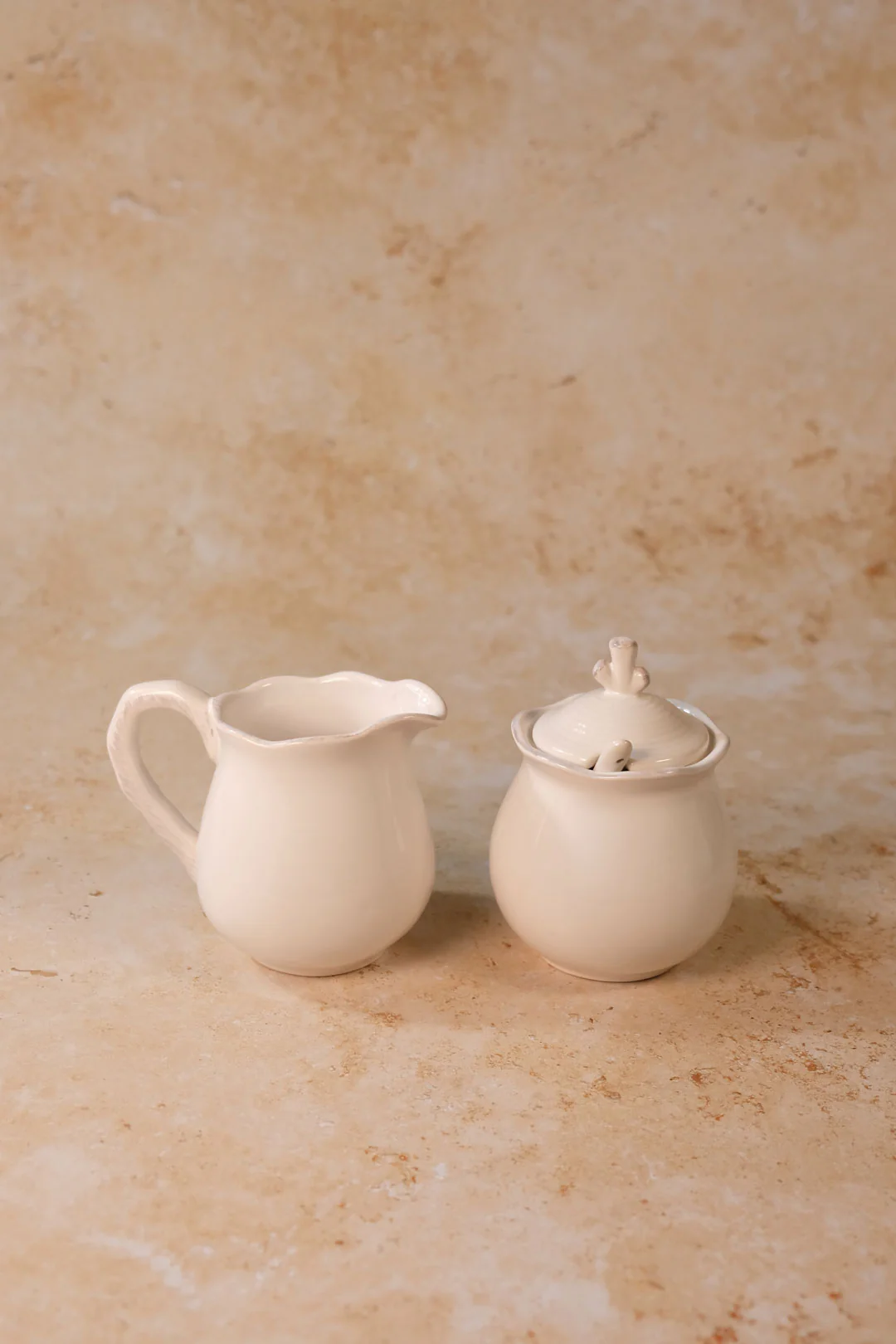 White Seahorse Sugar & Creamer Set - Image 2