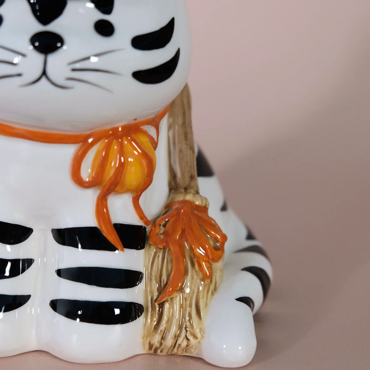 Witchy Cat Figurine - Image 5