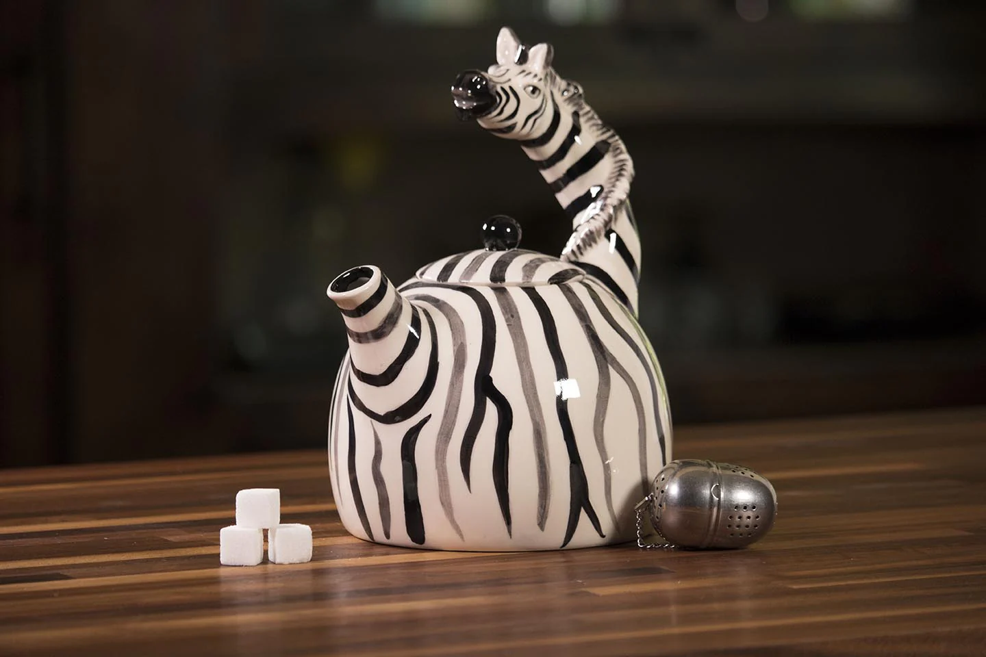 Zebra Teapot - sitting